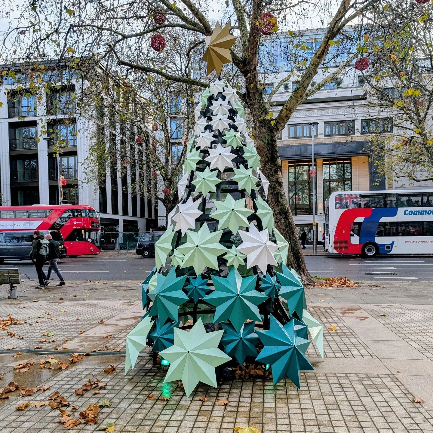 This is a great origami-inspired Christmas tree by @thisisamyjackson. It lights up in response to human sounds and movement, and can be found near the entrance to The Design Museum. It&rsquo;s on until 6th January.
.
.
#OriginalDesign #ContemporaryDe