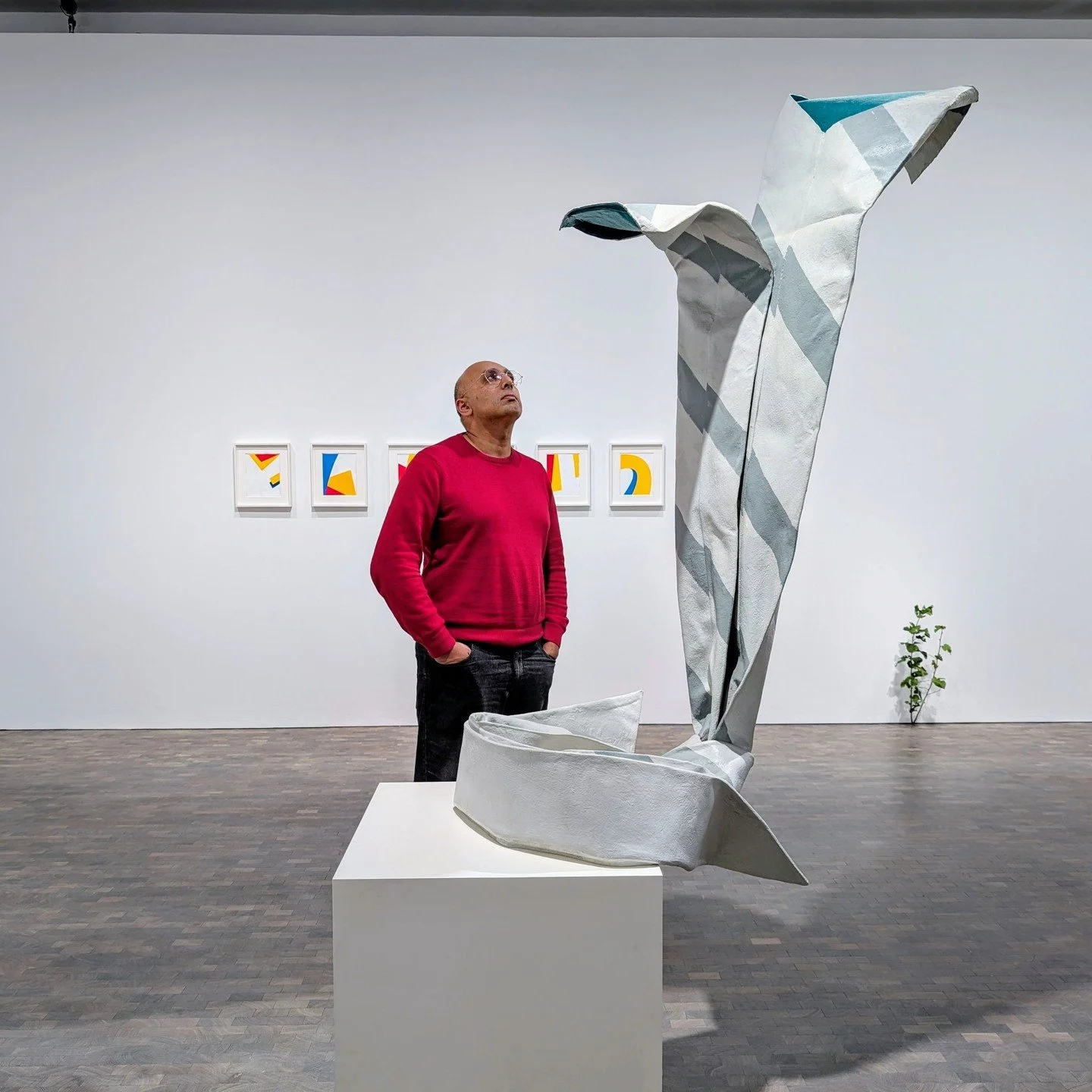 Humour and playfulness abound in Mayfair at the moment. Pace Gallery&rsquo;s &lsquo;Monument to the Important&rsquo; (until 14th February, free) includes an oversized tie by Claes Oldenburg, Tony Martelli&rsquo;s weed that appears to be growing out o