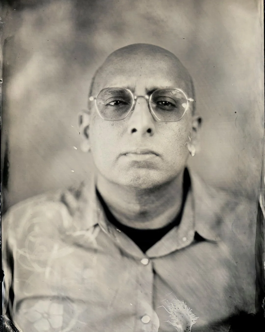 What a pleasure to visit @Kuca_Magda in her studio and have my portrait taken with the traditional technique of wet plate collodion photography. And yes, I&rsquo;m aware I have resting critic face...
.
.
#ContemporaryArt #LondonArt #ArtLoversLondon #