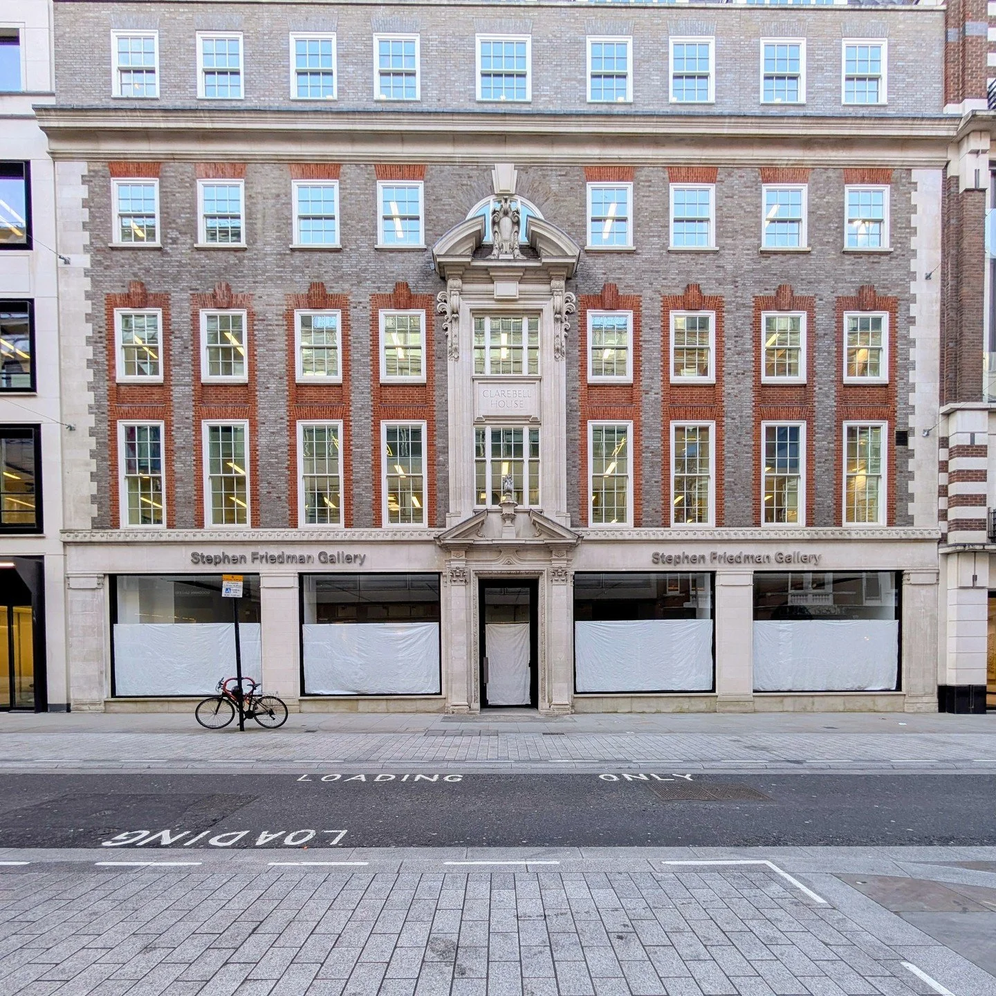 It&rsquo;s sad to walk past the now closed Stephen Friedman, and it&rsquo;s not the only gallery leaving London. Is London facing another gallery exodus? I&rsquo;ve written about it in my latest Diary of a London Art Critic (link in bio).
.
.
#London