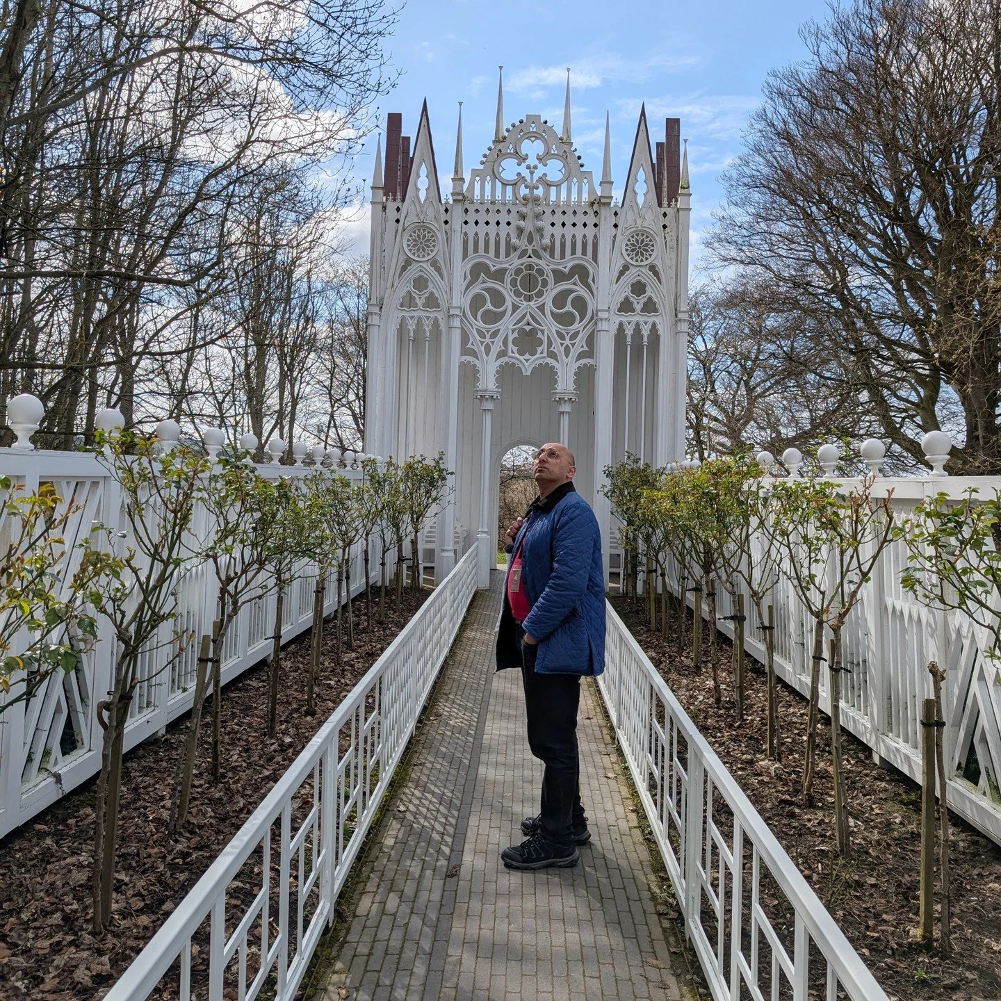 Some highlights of the permanent collection at @Jupiter.Artland, from a recent visit. The grounds are vast, and I didn&rsquo;t have time to take it all in:
1. Pablo @BronsteinStudio
2. @Florence_Peake
3. Nathan Coley
4. Phyllida Barlow
5. @CorneliaPa