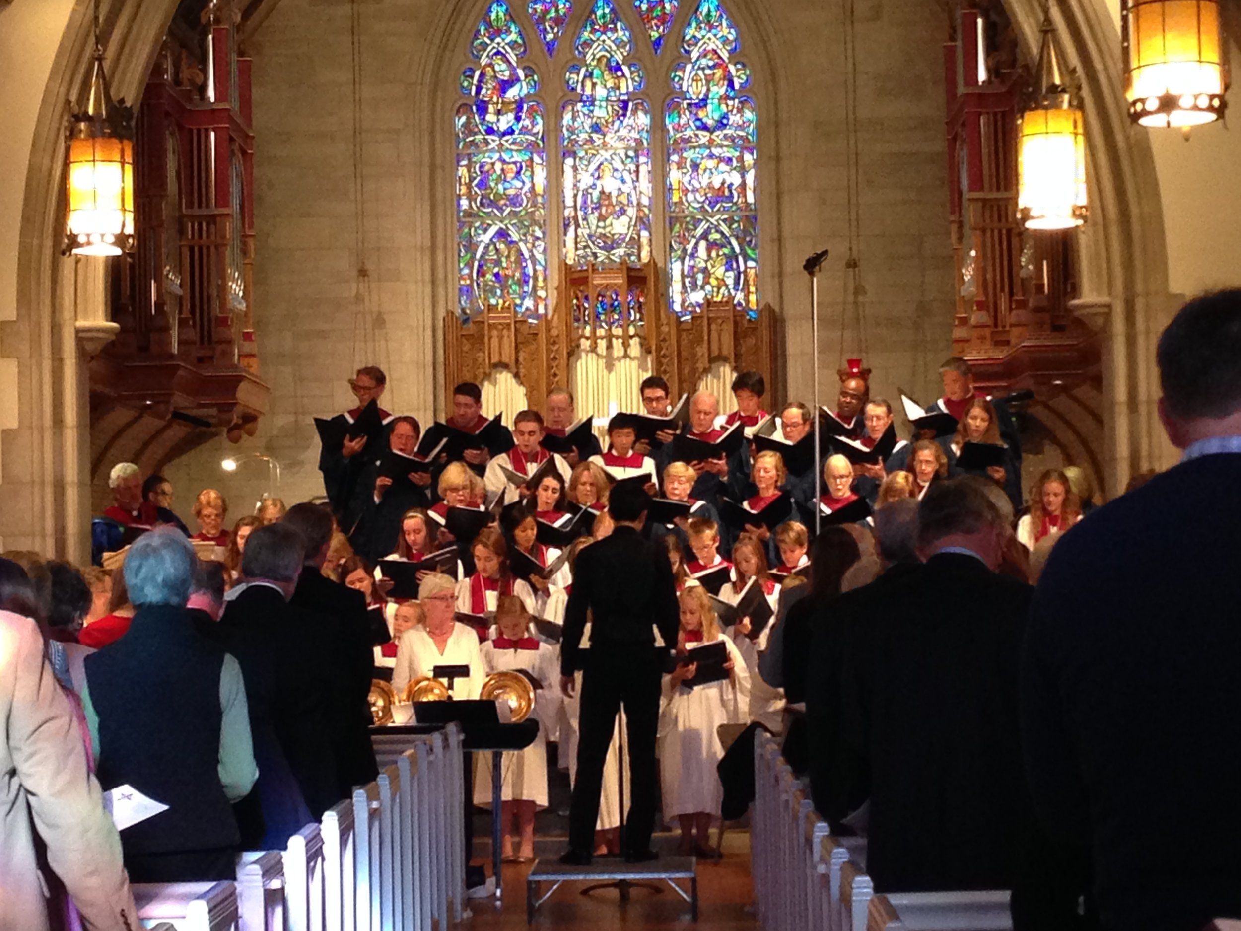 Hunter Chang conducting the Kenilworth Union Church Youth Choir, Kenilworth Union Church Bell Choir, Kenilworth Union Church Chancel Choir and Emelia Suljic, Rene Chen, Alexandra Kim, Deborah Ponko, Adam Wrobel, John Bryant, and Barbara Falk The premier performance of "Sing To The Lord" at Kenilworth Union Church