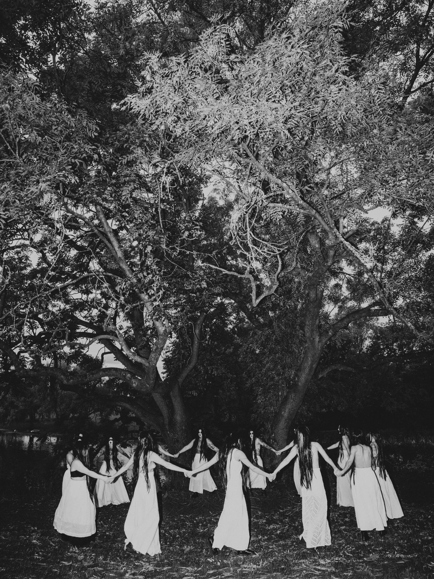 2025 &ndash; Et &aring;r for fellesskapsbygging og sterke kvinner, midt i verdens lidelse. 

Verden brenner, mens heksene omformer verdens lidelse ❤️&zwj;🔥 I 2025 ble jeg med i Witch Club Choir og opptr&aring;dte med Witch Club Satan p&aring; Rockef