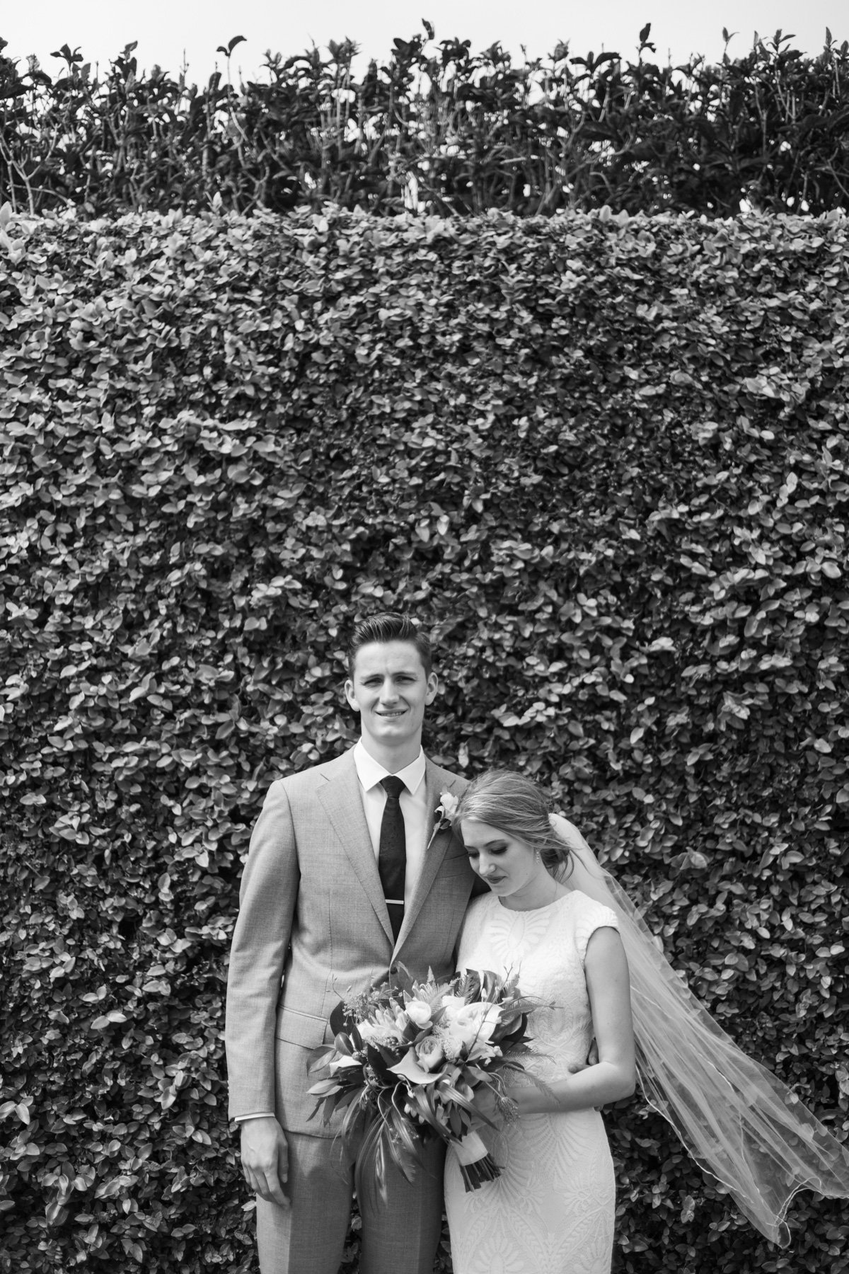 bride and groom in Oahu LDS temple