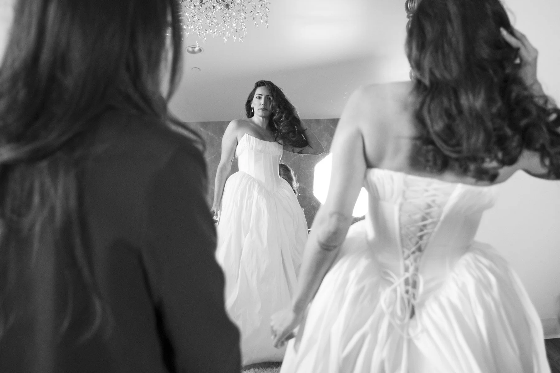 Bride getting ready - Erica Rascon