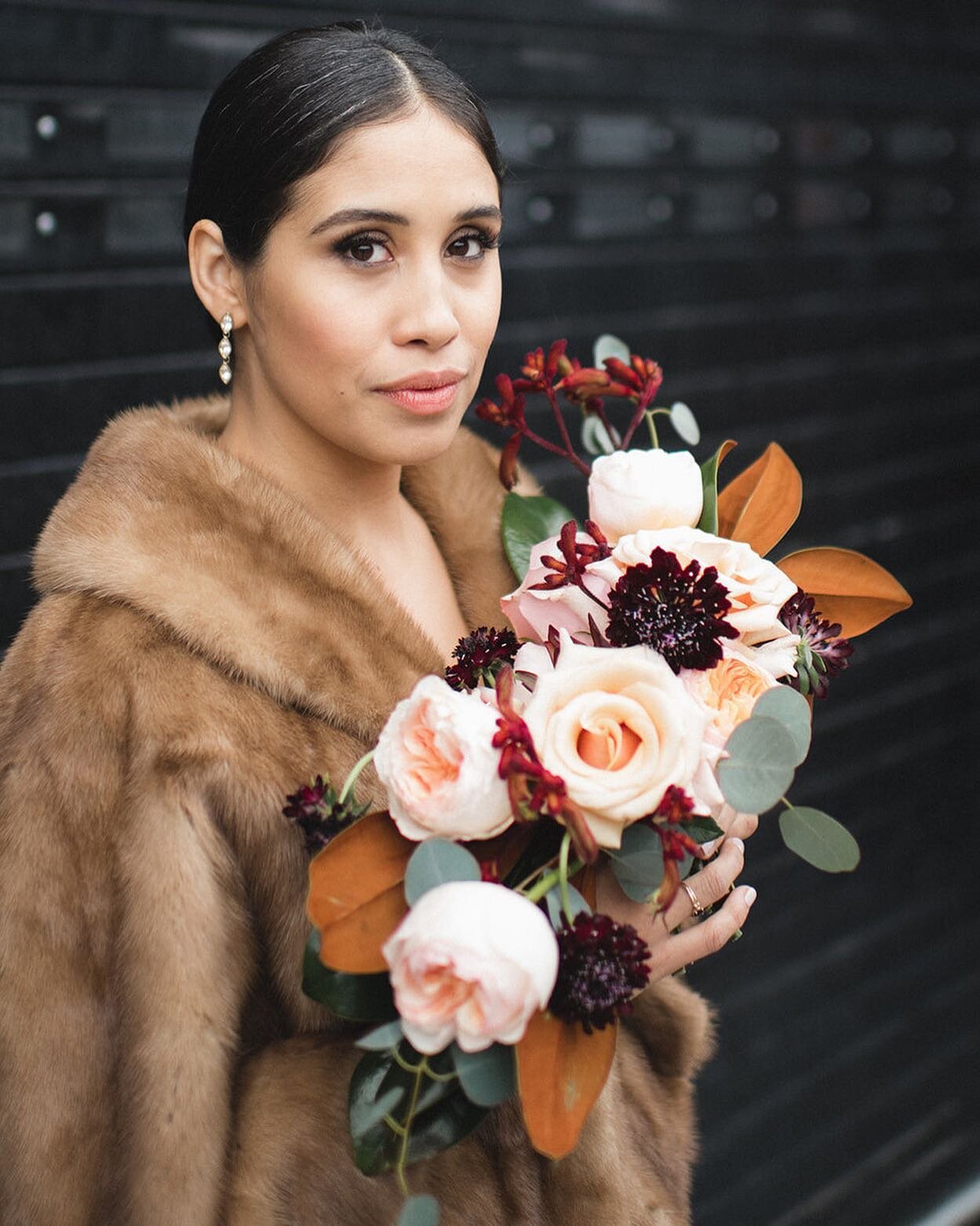Looking forward to all the moody flower vibes of autumn 🍁🍂🍁🍂

pictured here, the beautiful bride @_aliciana. Photography by one of my favorite photography teams @aseaoflove
*
*
*
*
*
#thursdayvibes #fallflowers #2020wedding #moodygrams #moodyflor