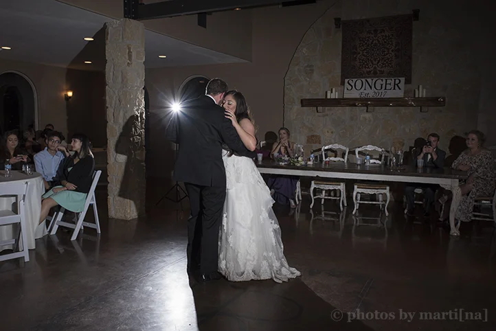 red-ridge-receptions-wedding-photos-by-martina-30.jpg