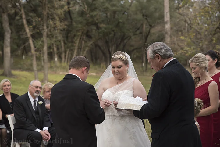 austin-wedding-photos-by-martina-chateau-on-the-creek-17.jpg