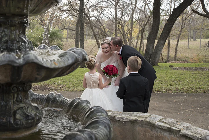 austin-wedding-photos-by-martina-chateau-on-the-creek-20.jpg