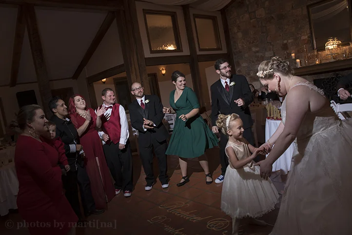 austin-wedding-photos-by-martina-chateau-on-the-creek-27.jpg