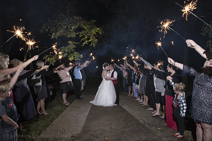 austin-wedding-photos-by-martina-chateau-on-the-creek-28.jpg