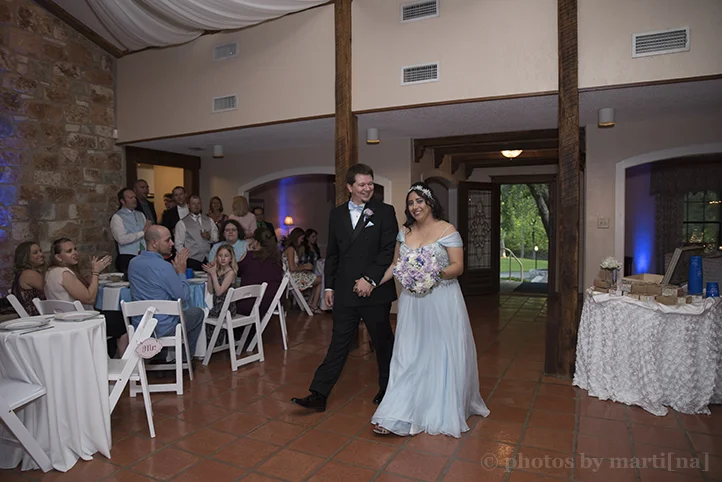 austin-awesome-wedding-photography-chateau-on-the-creek-31.jpg