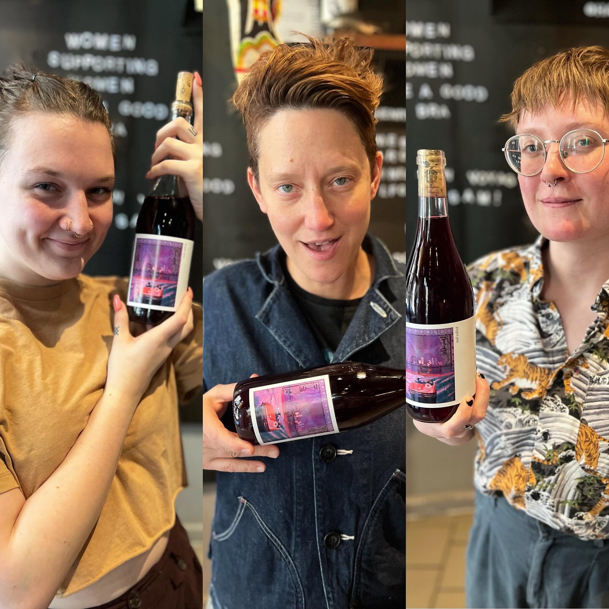 Who wore  it better??????? That's  debatable! 

Come sink your taste buds into this new Lebanese vino from @merselwine - chilled red Cinsault with warming spice notes &amp; electric juiciness- and #lezbehonest, if you don't like chilled red wines the