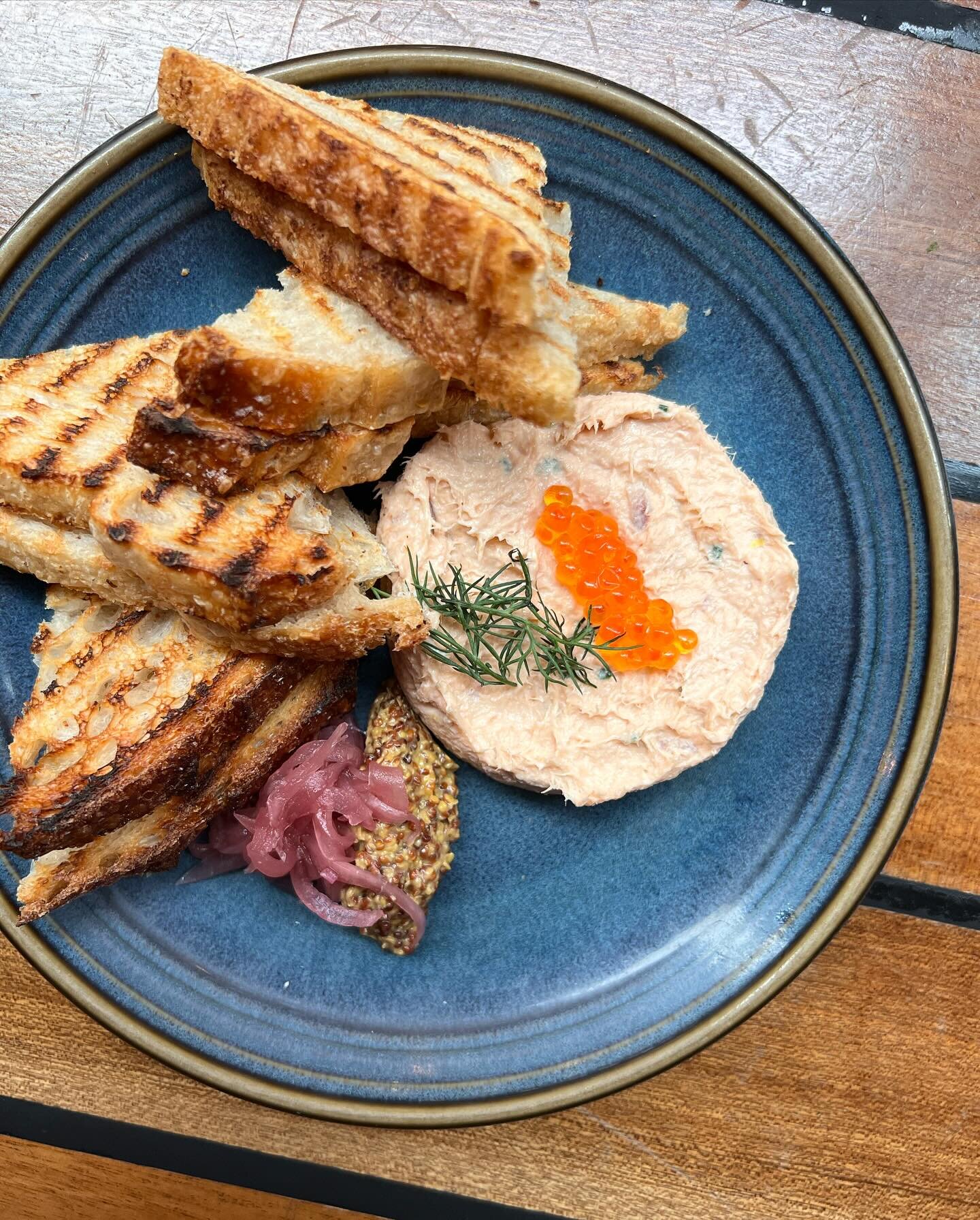 Steelhead Trout P&acirc;t&eacute; with dill, smoked trout roe &amp; toast points from our talented Chef @kathrynbritten - It's like telling you we love you without telling you we love you 🫶🏼

#trout #itswhatsfordinner #pateyourselfontheback #😂 #bo