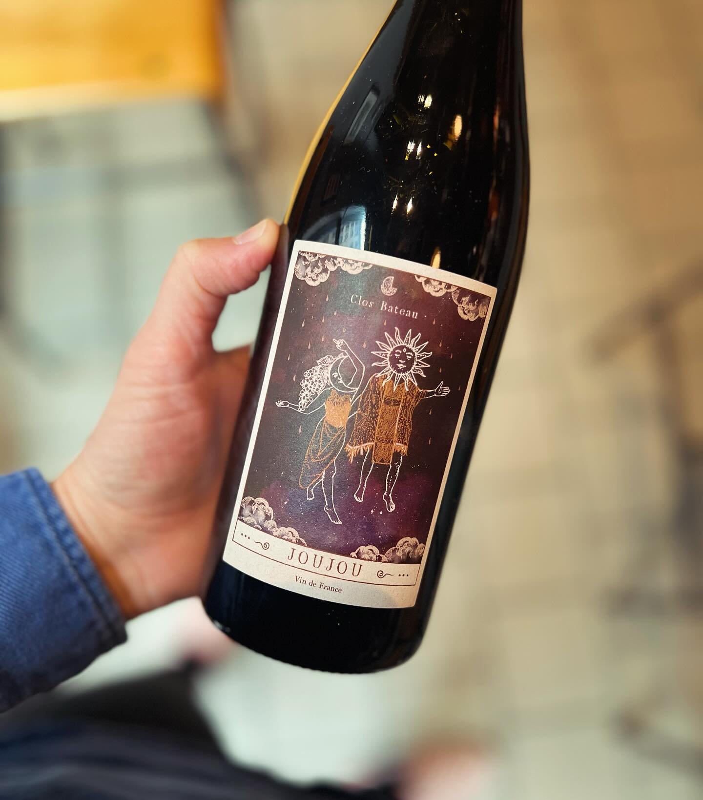 Carbonic, raspberry air anyone???? 

It's FINALLY feeling a little like Spring so let's pull out all the #wildchild wines and let them #shinebabyshine. 💯 &quot;Jou Jou &quot;Gamay from the lovely couple behind @closbateau in Beaujolais- it's ripping