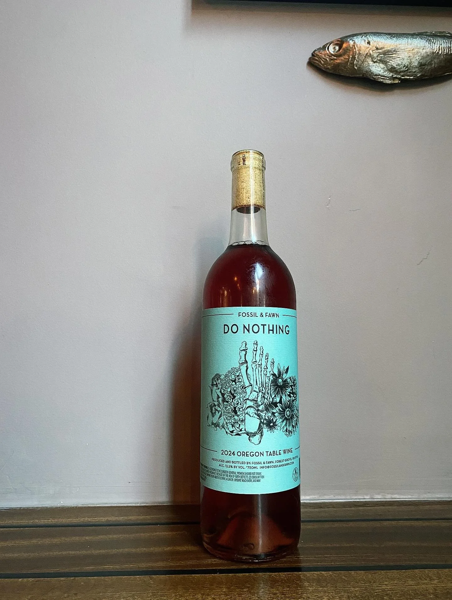 The work week is over, it&rsquo;s one of those days where you just want to&hellip; Do Nothing. (Except maybe sit on our patio and drink wine 😯) This chilled red from @fossilandfawn of Oregon is a Pinot Gris-forward field blend that&rsquo;s giving Ha
