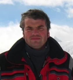 Dmitri Basov Higgins Professor of Physics 1107 Northwest Corner, Mail Code: 5255 Tel: (212) 853-1320 Email: db3056@columbia.edu Website: infrared.cni.columbia.edu