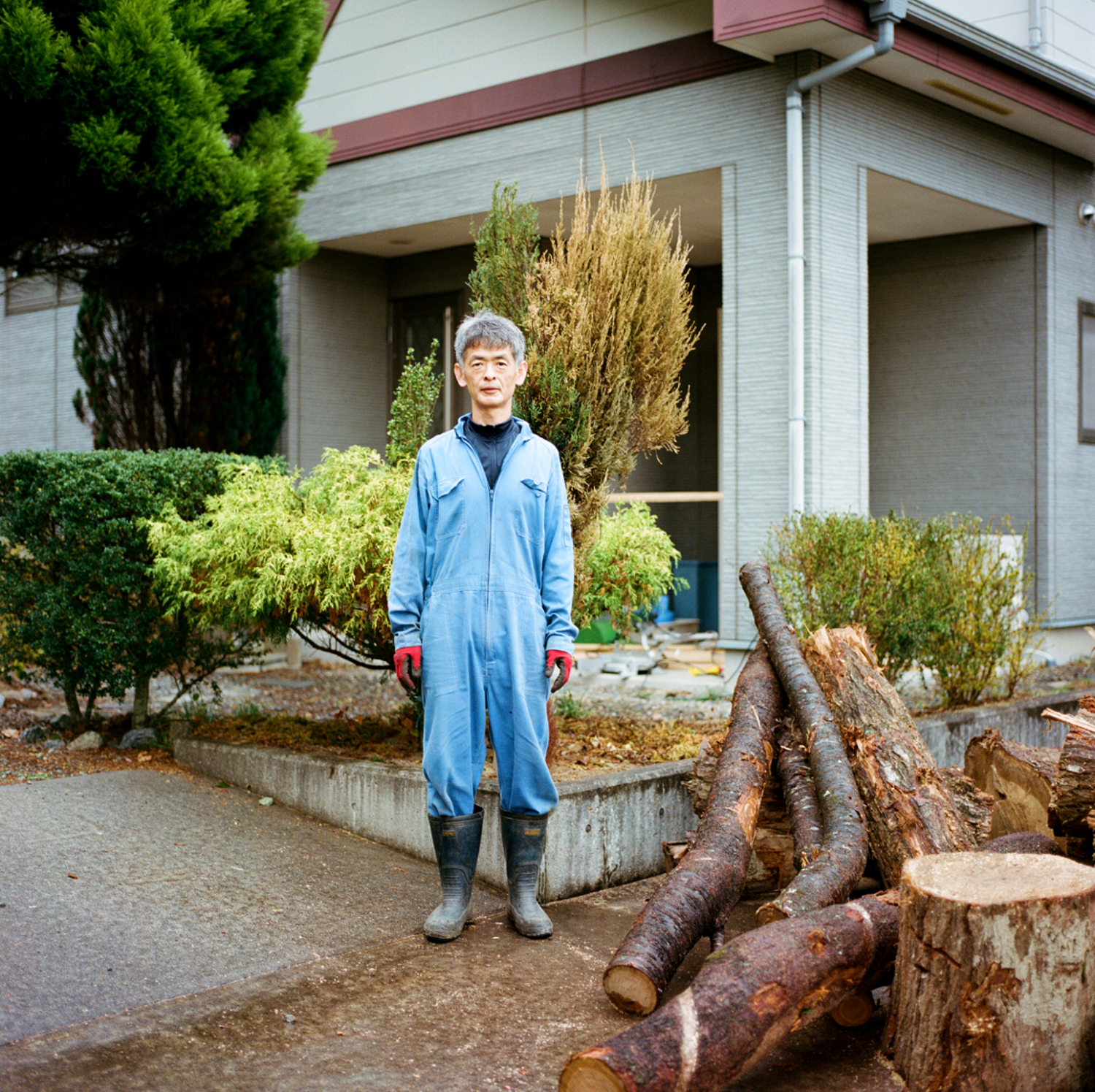  This man works at the Fukushima Daini plant, a few kilometers north of Nahara, at the boundary of the current evacuation zone. The plant bore less of the brunt of the tsunami than the one at Fukushima Daichi, but nevertheless remains shut down. He w