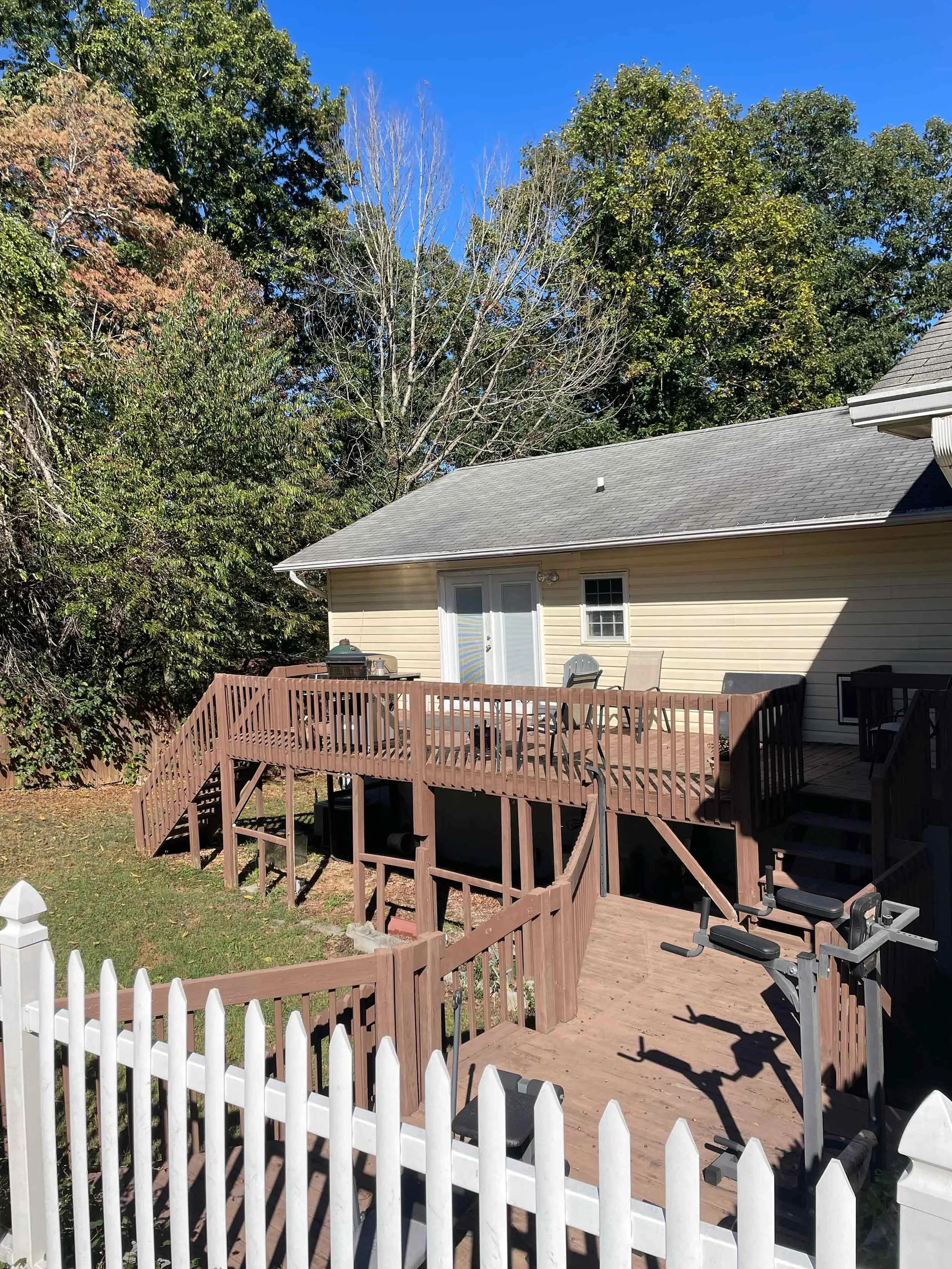 Freedom-House-2-Level-Deck-weight-lifting-Grilling.jpg