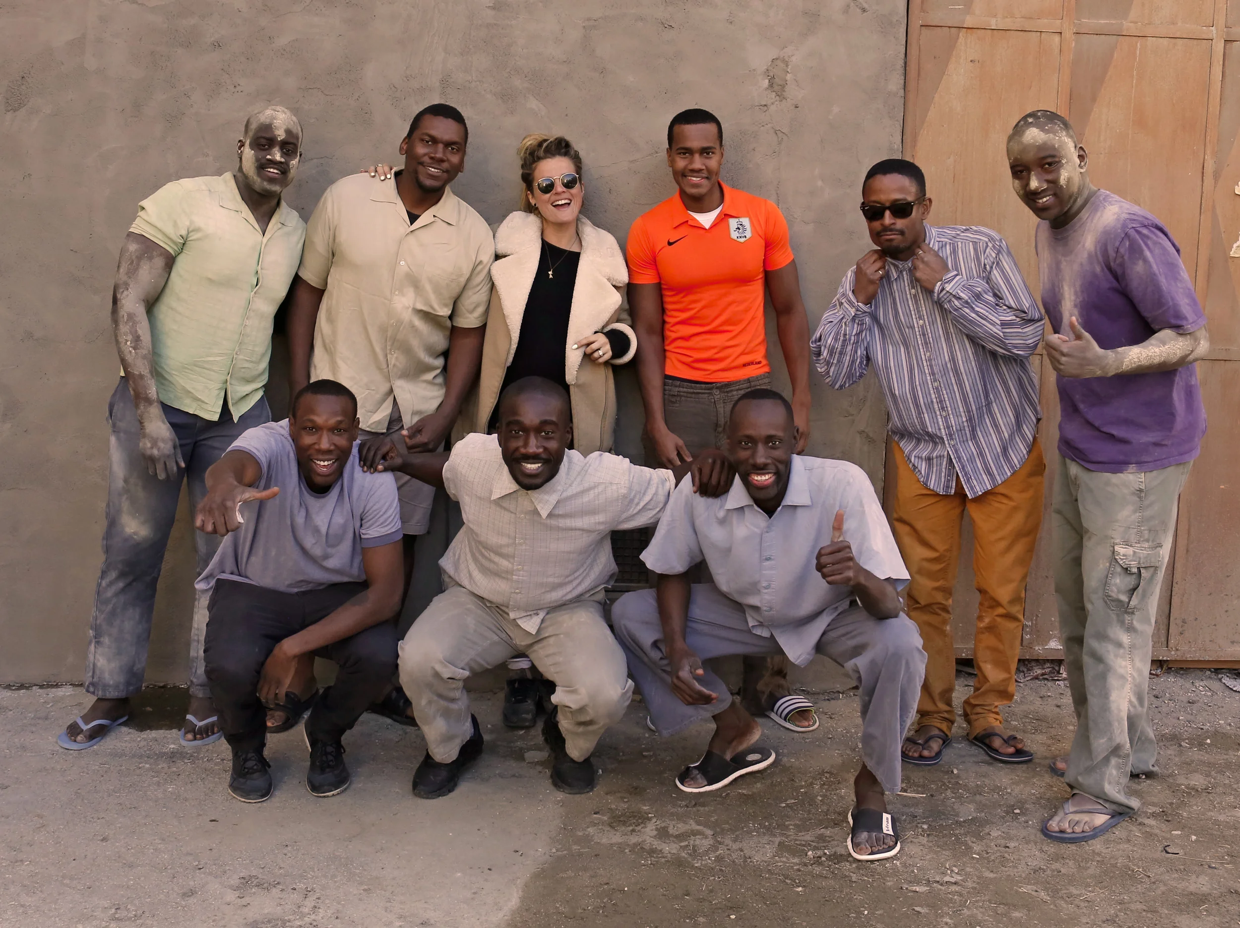 THE WRAP SNAP OF THE EXTRAS