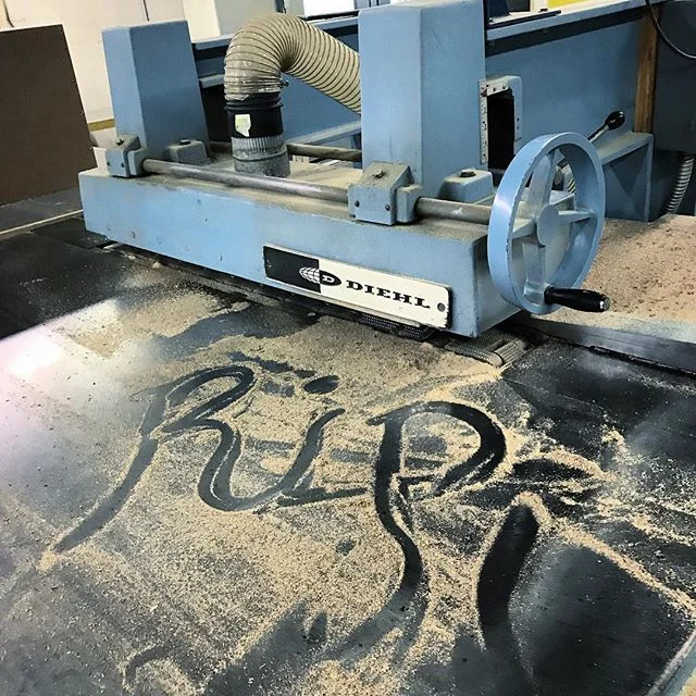 We finally got her. #ripped #diehl #rip #ripsaw #bigboy #woodwoodworking #tool #tools #oldschool #quality #steel #woodworker #designer #artist #typography #fingergraphy #photography #architecture #furniture #sculpture #DTPHX #TruCo #TruCollective #Ph