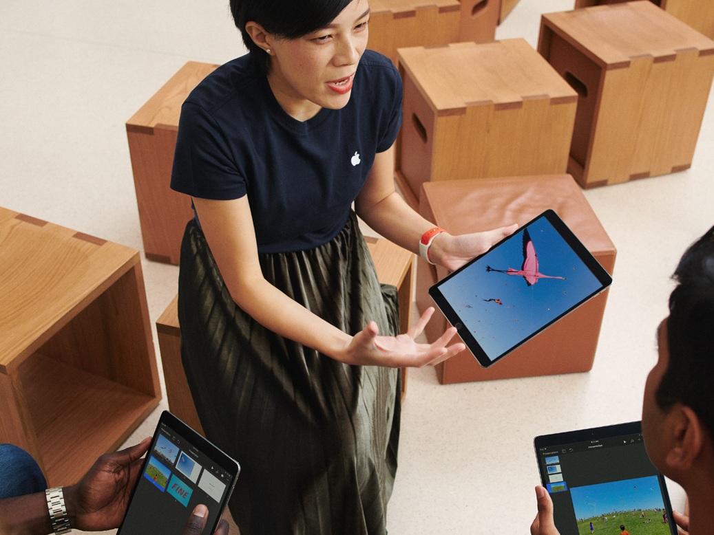 Apple-announces-new-today-at-Apple-sessions-Photo-lab-creating-photo-essays-01292019_big.jpg.medium_2x.jpg