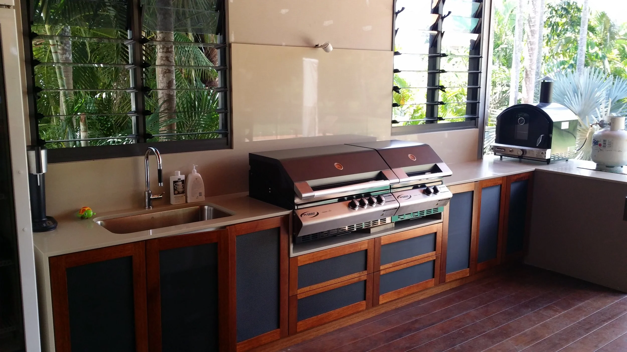 BBQ bench tops, outdoor kitchen in Howard Springs