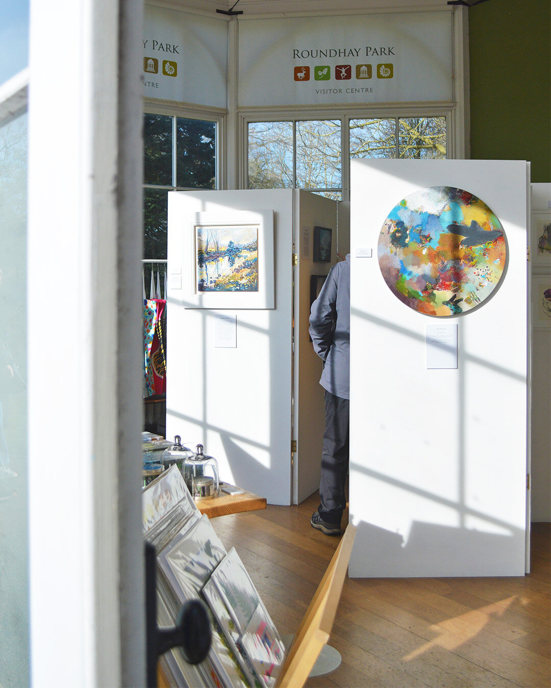 Sarah Garforth and David Lyon's artworks beaming in the sunlight this Spring 🌞

(Left artwork) @sarahgarforthart, who is new to exhibit at the gallery, creates artwork with intense texture which reflects her rural location including rivers and reser