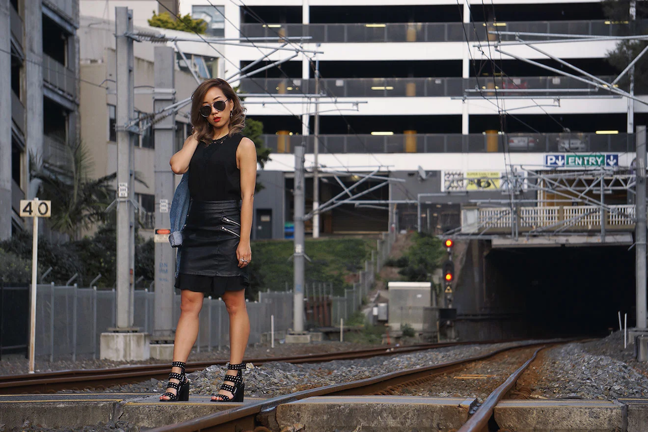 Vikkipedia-This-Is-April-Vol2-Img24-Black-Dress-B-3x2.jpg
