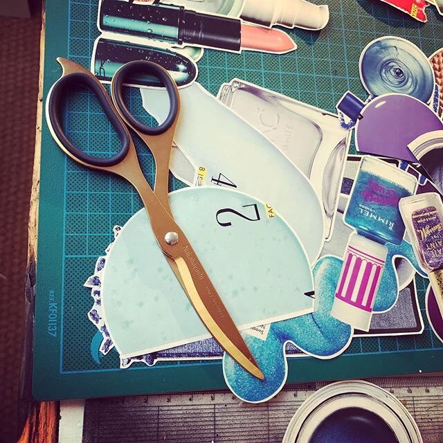 Ooh cutting and pasting with a new set of posh xmas prezzie scissors ✂️ fabularse!!!! #cutandpaste #cutandpastecollage #brandnewscissors #artwork #collage #paper #norocks #scissors #magazine #beautyproducts #hypocrite