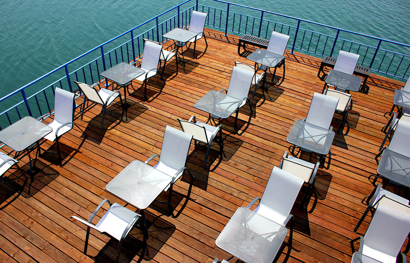 Waterfront Deck - 60 seated / 150 Standing
