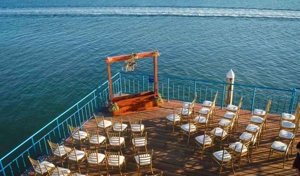 Waterfront Deck - 60 seated / 150 Standing
