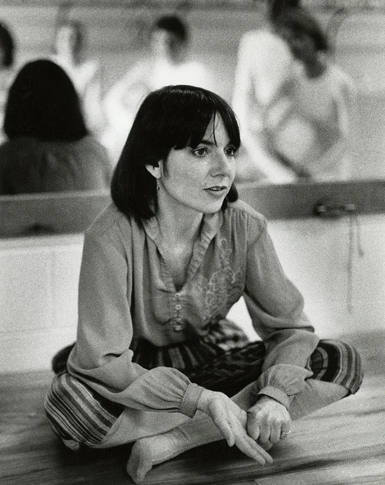 Nancy Spanier directing her company, 1993