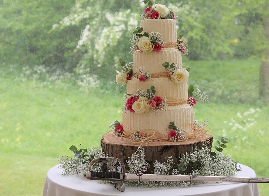Bella Wedding Cake.JPG