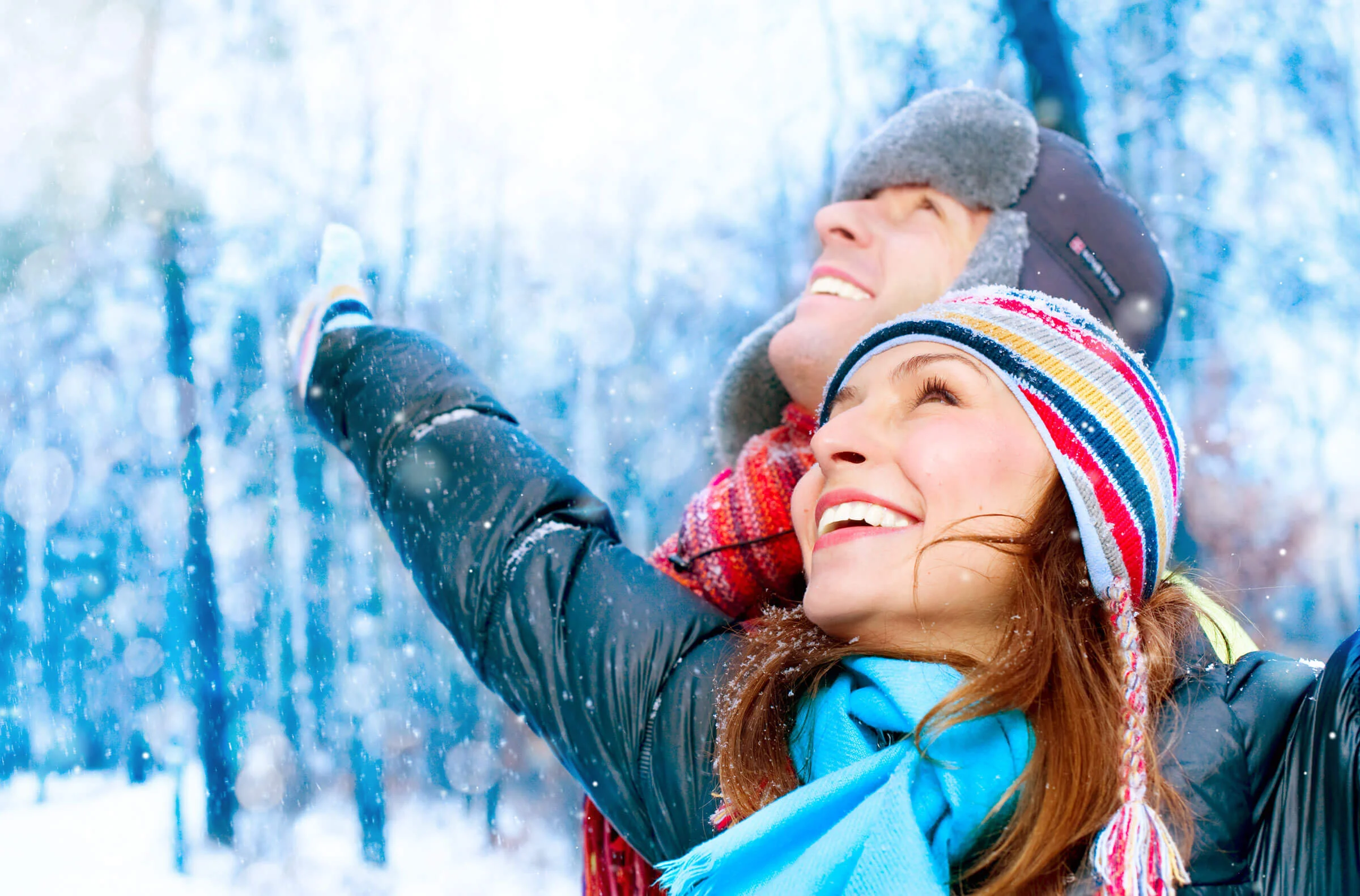 Winter-Engagement-Photos-Outfitting-for-the-Occasion-Toledo-Wedding-Guide-4.jpg