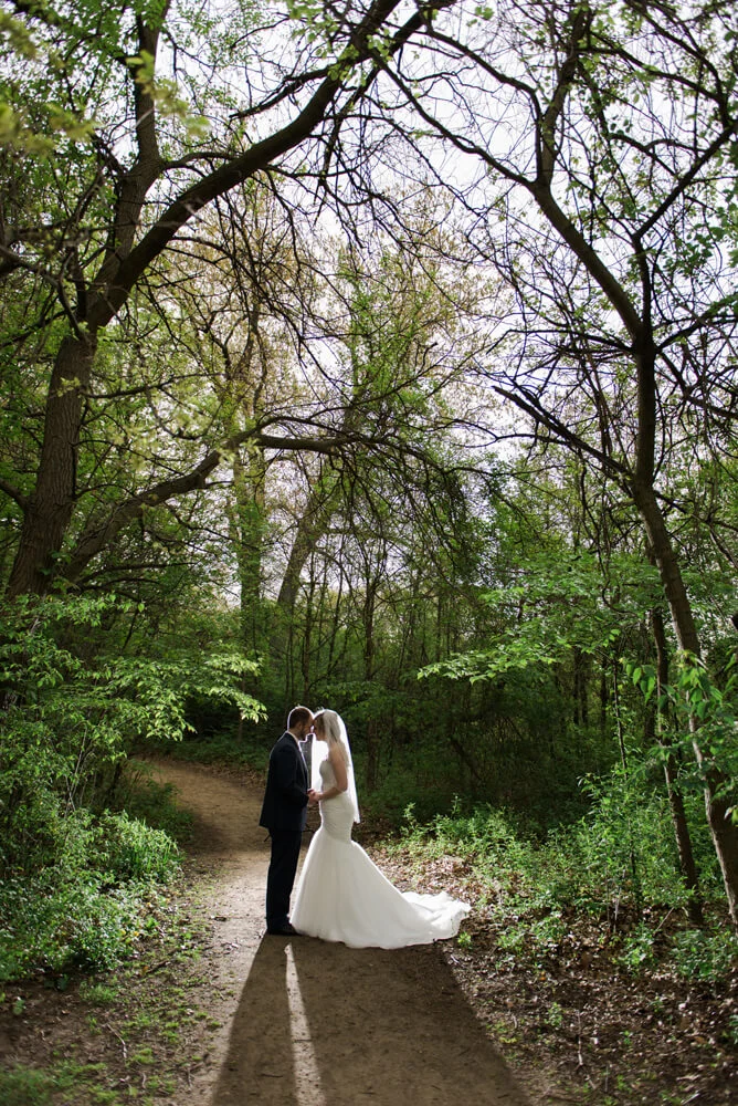 Heather downs country club wedding photos_6.jpg