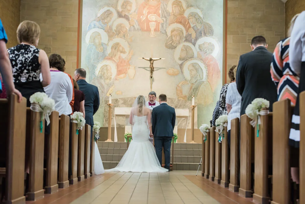 Heather downs country club wedding photos_14.jpg