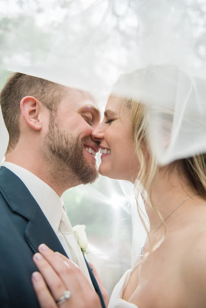 Heather downs country club wedding photos_20.jpg