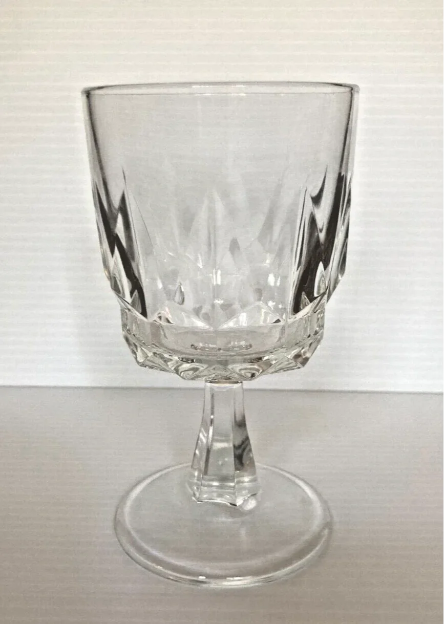 Arcoroc France Artic Wedge Cut Wine Glasses Set of 5 Goblets MCM Barware