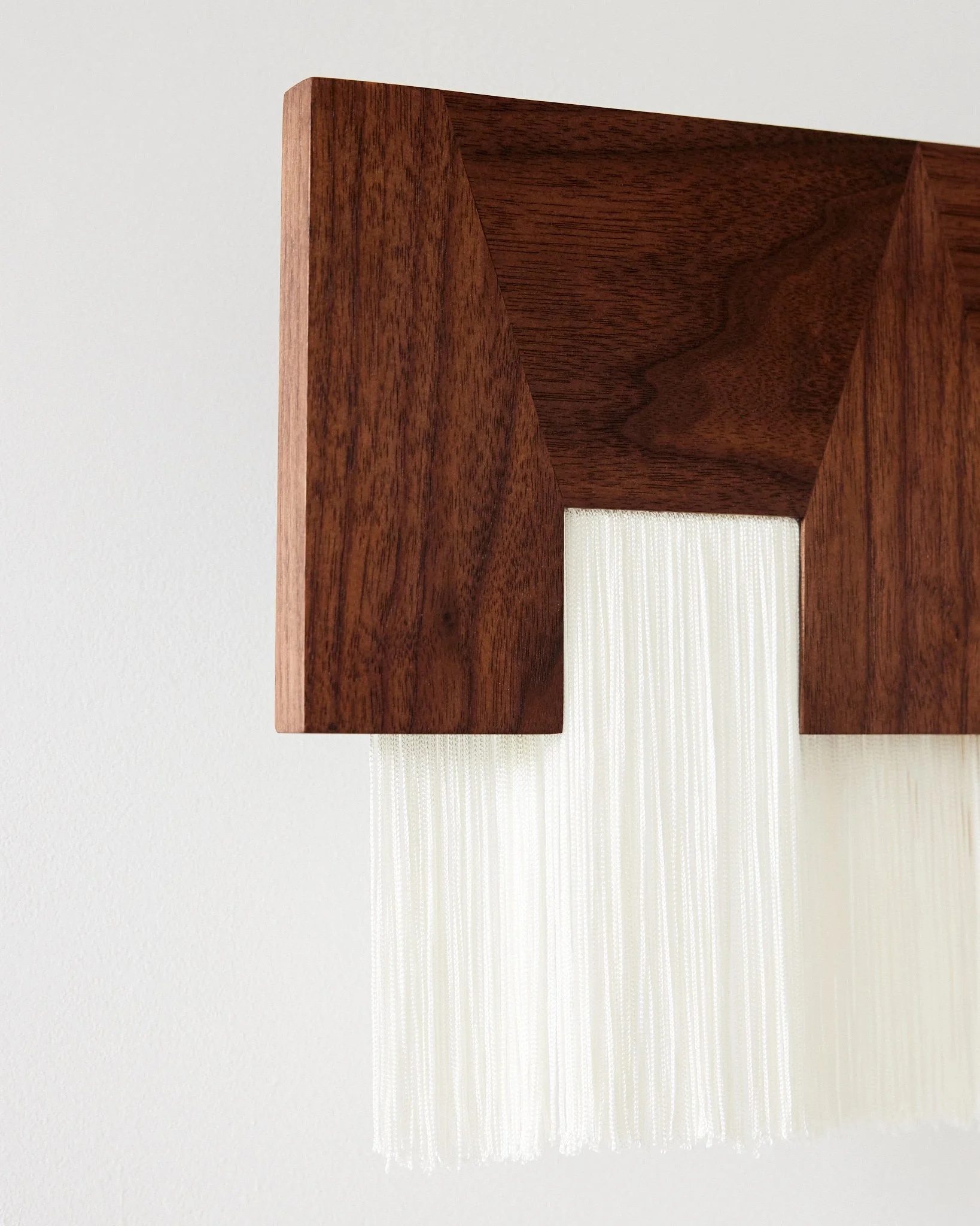 Detail_Etta_Walnut1.jpg