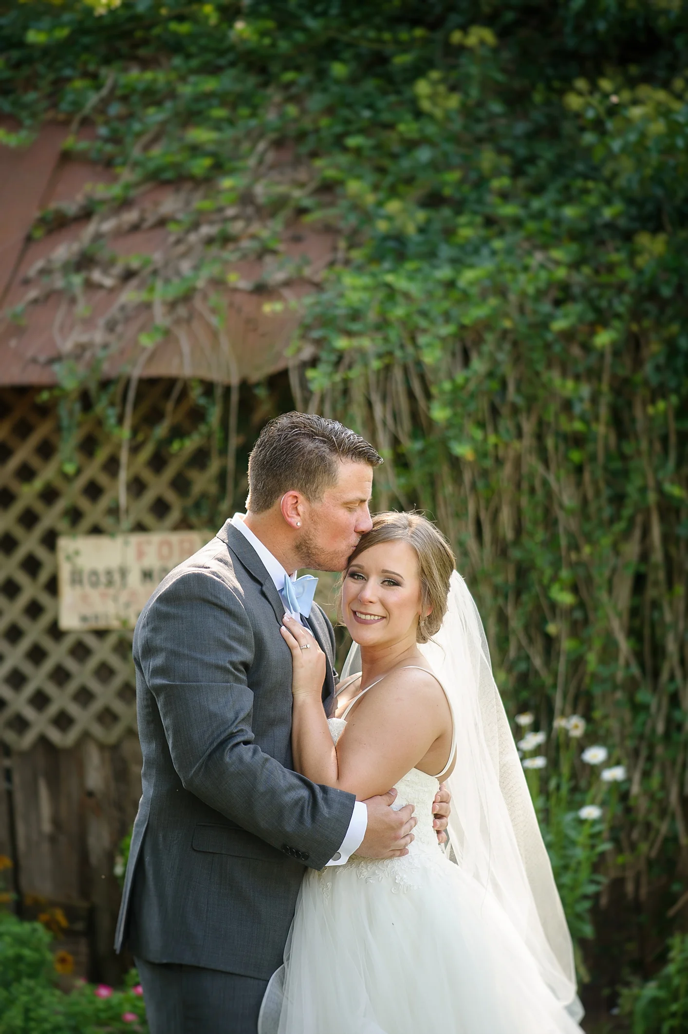 Emma &amp; Josh: Bentley Farms, Thomaston, Georgia Wedding