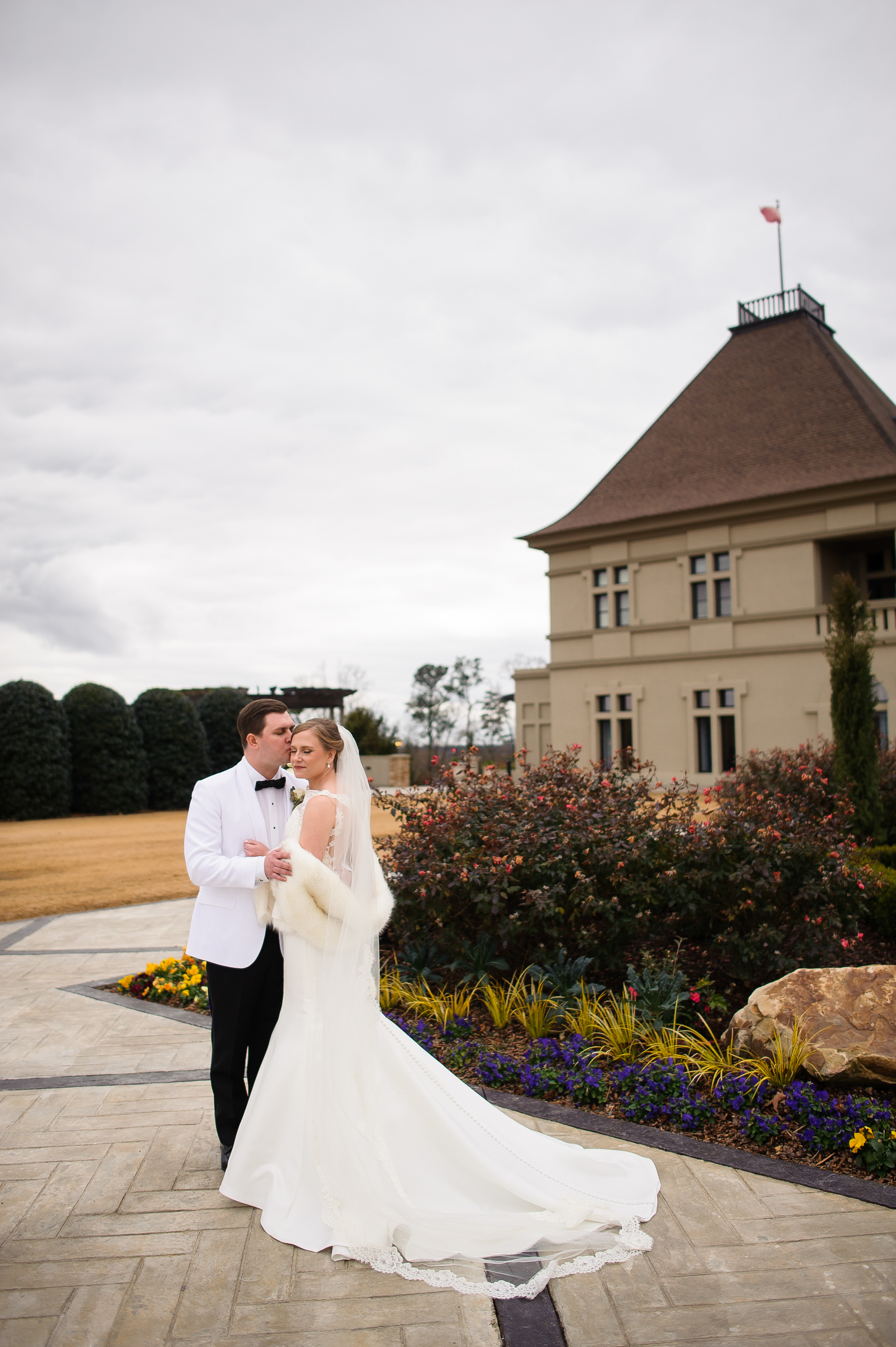 grand elegant winter vineyard wedding14.jpg