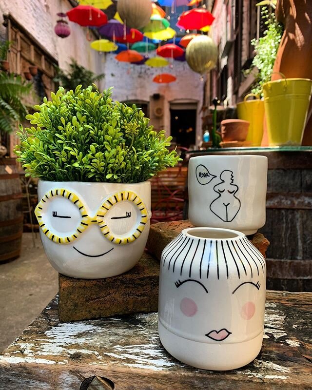 Got a few of our more popular flower pots back in stock! The other face with glasses pots were out of stock but as soon as they are available again we will have them!