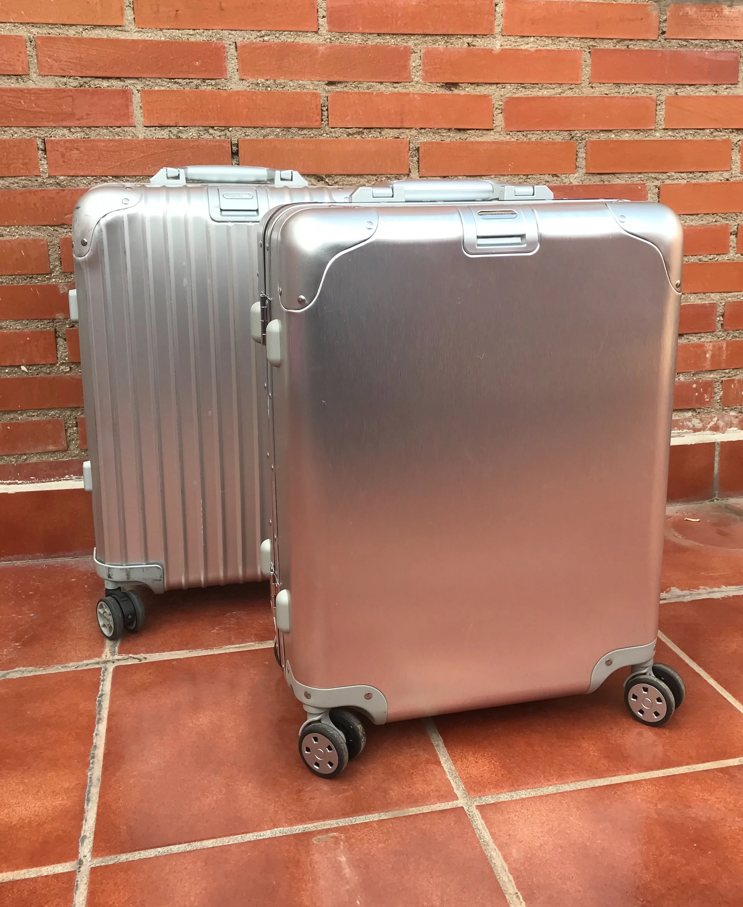 Review: How does the Autonomous Aluminum Carry-On Compare to