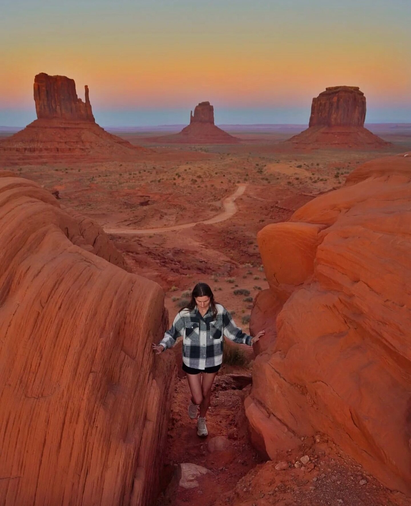 🌎 @adelestravel is Not Lost 🌎 in Navajo Nation, USA #sheisnotlost