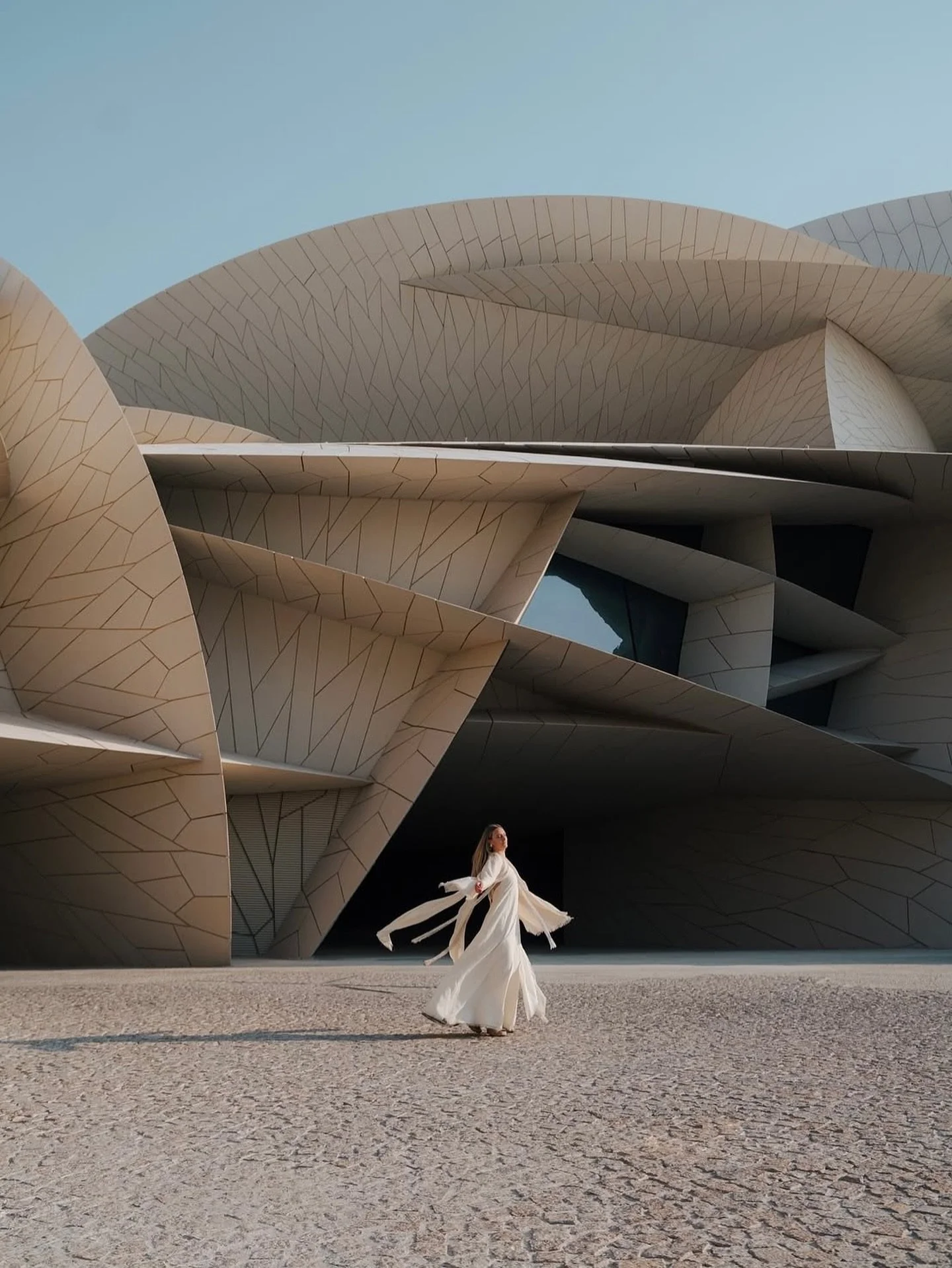 🌍 @karlieplace is Not Lost 🌍 in Qatar #sheisnotlost