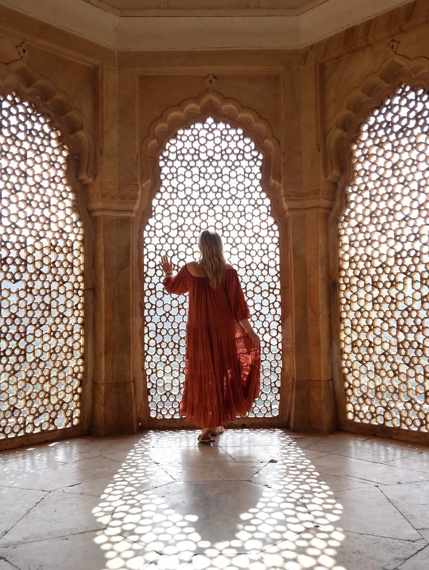 🌏 @sammcclendon is Not Lost 🌏 in Jaipur, India #sheisnotlost photo by @puneetyadav
