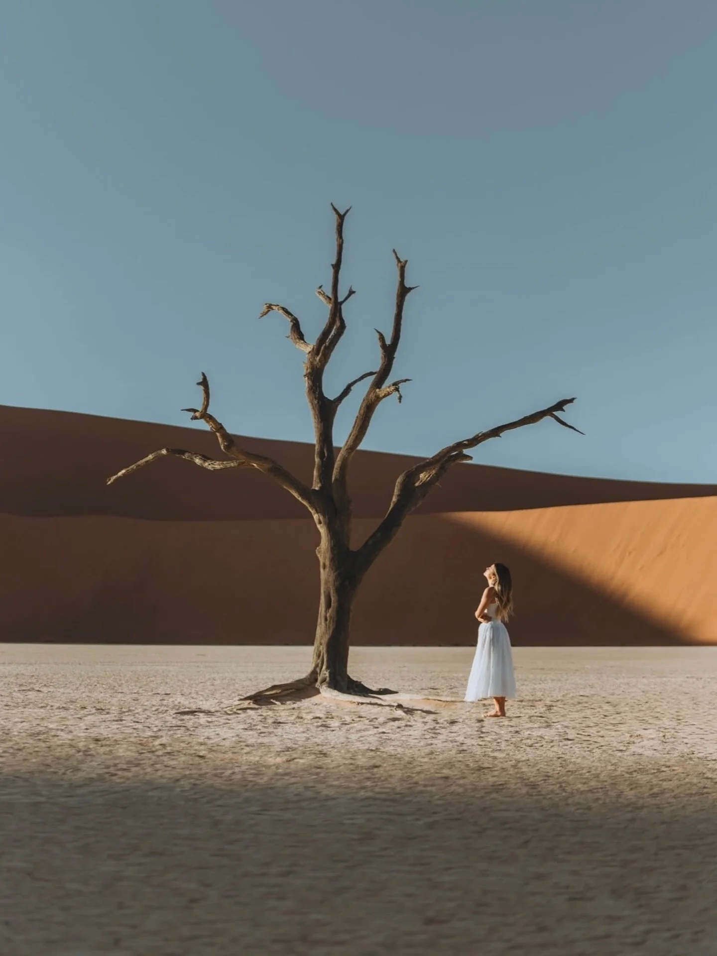 🌍 @lil_niki is Not Lost 🌍 in Namibia #sheisnotlost photo by @emmaexpedition