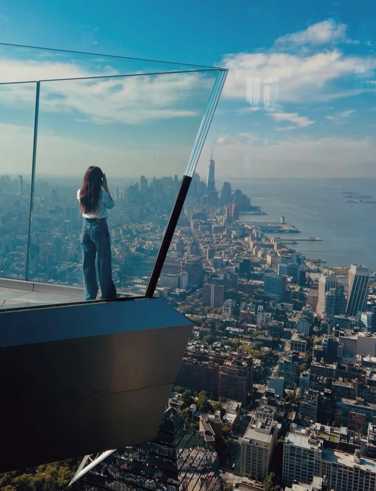 🌎 @anna.liz.a is Not Lost 🌎 in New York City, USA #sheisnotlost