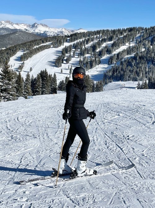 Erin Snow: The Best Fitting Ski Resort Apparel — She is Not Lost